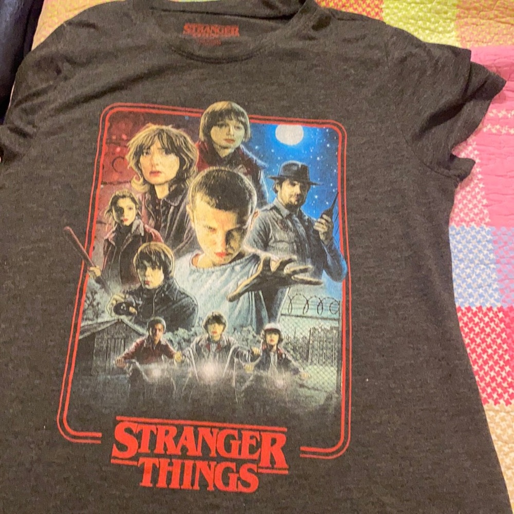 XL STRANGER THINGS TEE
